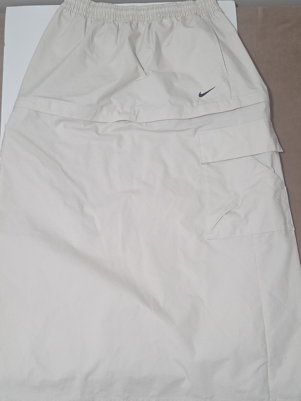 Nike Women'sCream Cargo Skirt – Lightweight Everyday Wear